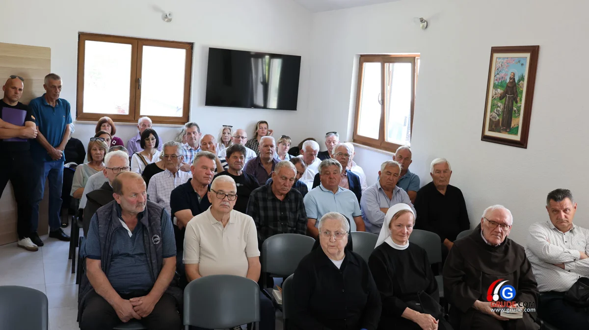 Obitelj i prijatelji čuvaju sjećanje na grudske sinove FOTO 38