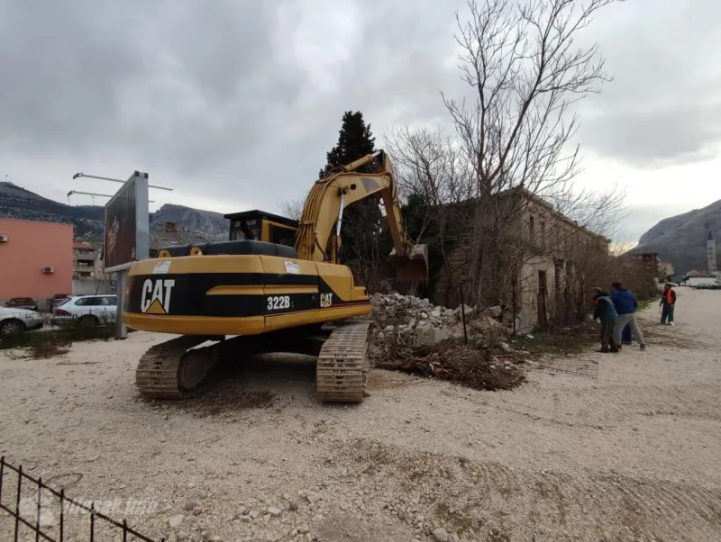 Počelo rušenje Ćirine zgrade u Mostaru
