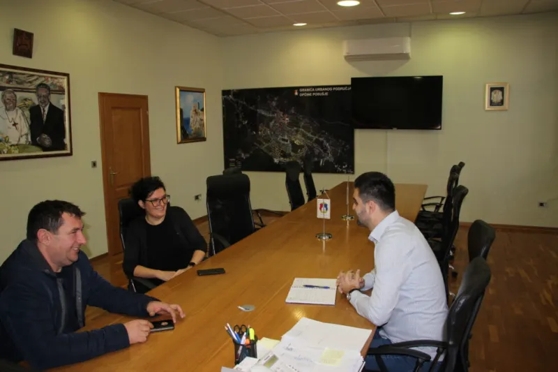 Dodijeljena vrijedna oprema za održavanje staze ViaDinarice u PP Blidinje