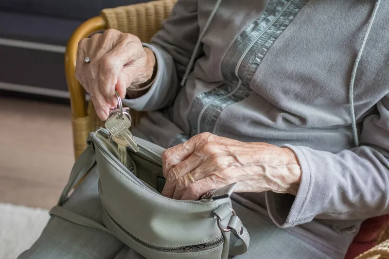 76-godišnjakinja ih pustila u stan pa joj ukrali nekoliko milijuna kuna