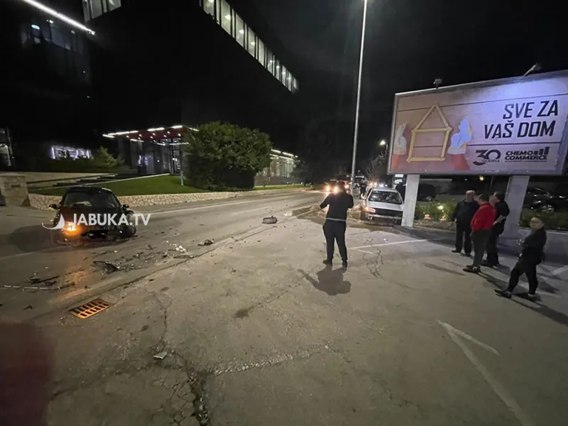 Teža prometna nesreća na Trnu, na terenu policija, Hitna pomoć... 3