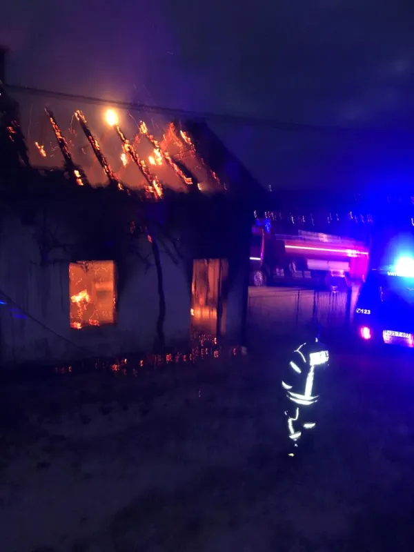 Grude: Vatrogasci intervenirali na požaru obiteljske kuće FOTO 7
