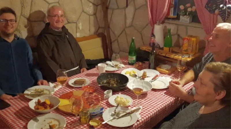 Božić u Tolića traje cijelu godinu, družili smo se u konobi koja je poput muzeja