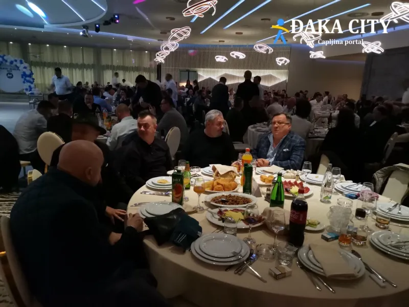 FOTO: Halid Bešlić 'zapalio' GOŠK-ovu Plavo-bijelu noć! I braća Mamić uveličala događaj 3