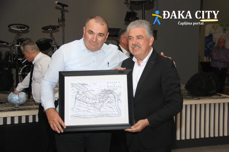 FOTO: Halid Bešlić 'zapalio' GOŠK-ovu Plavo-bijelu noć! I braća Mamić uveličala događaj 4