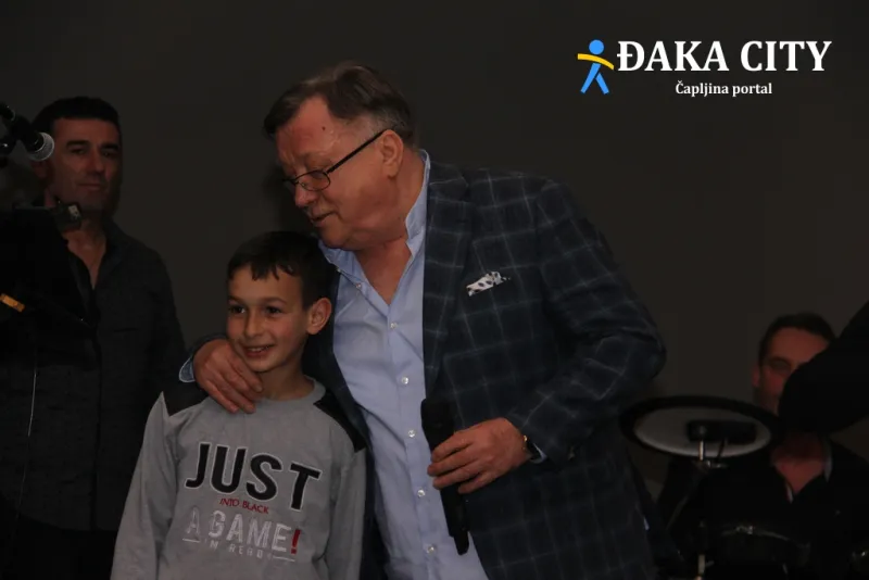 FOTO: Halid Bešlić 'zapalio' GOŠK-ovu Plavo-bijelu noć! I braća Mamić uveličala događaj 7