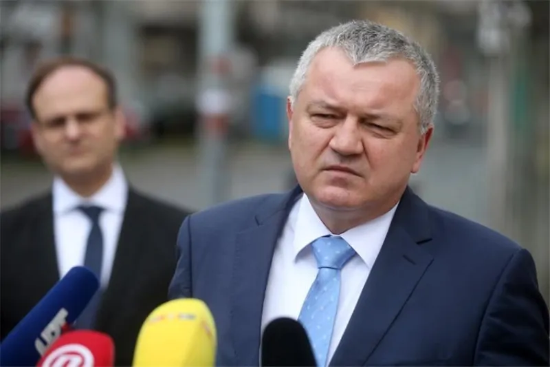 Na osobni zahtjev Darko Horvat nije više hrvatski ministar