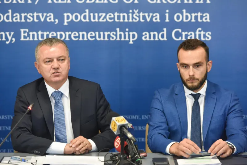 Vlada ukida imunitet Aladroviću
