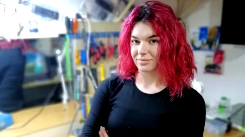 Mateja Topić je majstorica za televizore: U čudu je gledaju dok lemi diode, a ona kaže da sve može popraviti