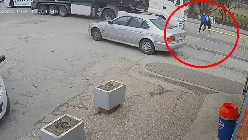 Izbjegnuta tragedija: Tegljač udario učenice u Vitini