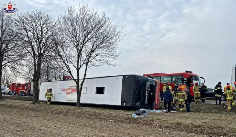 U Poljskoj se prevrnuo autobus koji je prevozio izbjeglice iz Ukrajine 1