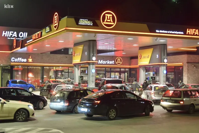FOTO: Benzinske 'gore' zbog novog poskupljenja! Vlada Federacije ne čini ništa da ublaži udar na građane 1
