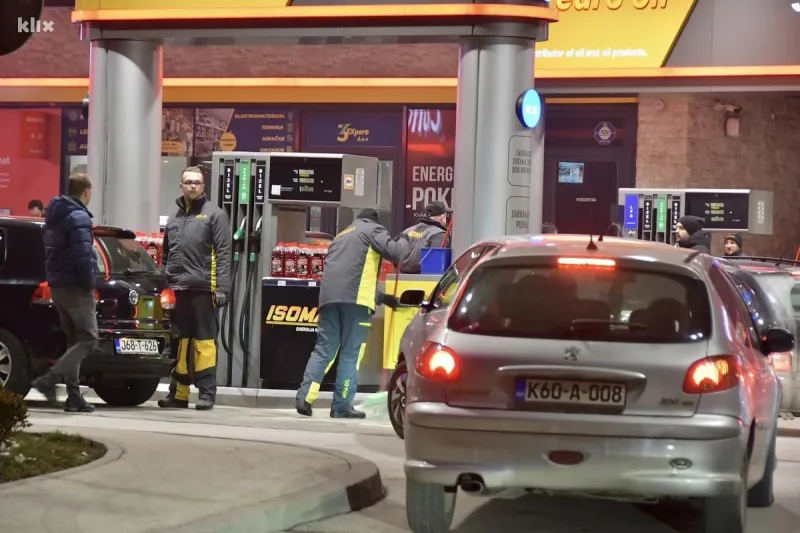 FOTO: Benzinske 'gore' zbog novog poskupljenja! Vlada Federacije ne čini ništa da ublaži udar na građane 3