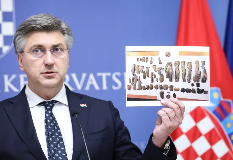 Plenković pokazao fotografiju: Evo dokaza da je letjelica bila naoružana, šef NATO-a je trebao šutjeti