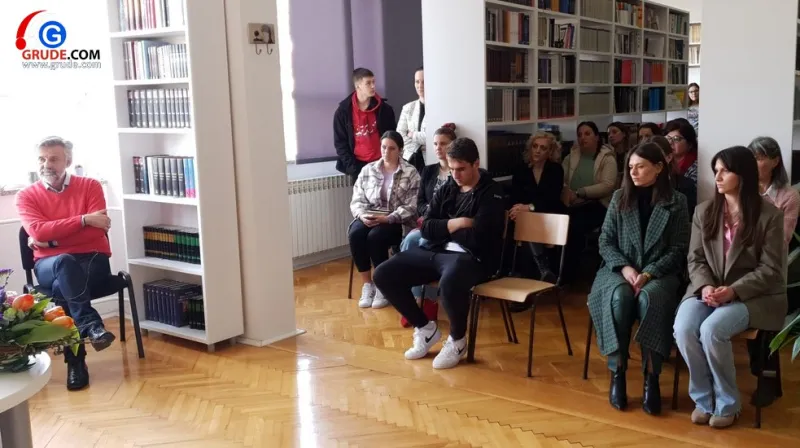 FOTO/VIDEO: U Srednjoj školi Grude predstavljena Danteova knjiga