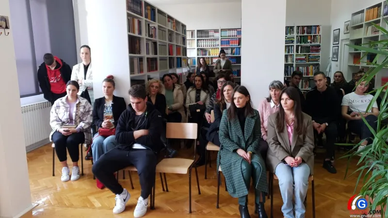 FOTO/VIDEO: U Srednjoj školi Grude predstavljena Danteova knjiga 3