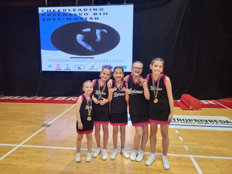FOTO: DVA ZLATA I SEDAM BRONCI ZA CHEERLEADING KLUB LEDINAC 3