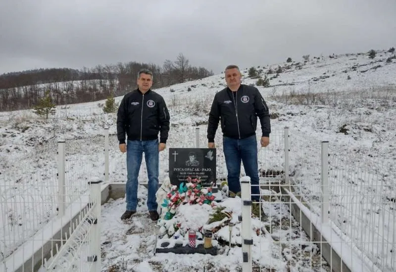 Branitelji iz HBŽ-a obišli mjesto stradavanja prvoga hrvatskog branitelja na Kupresu