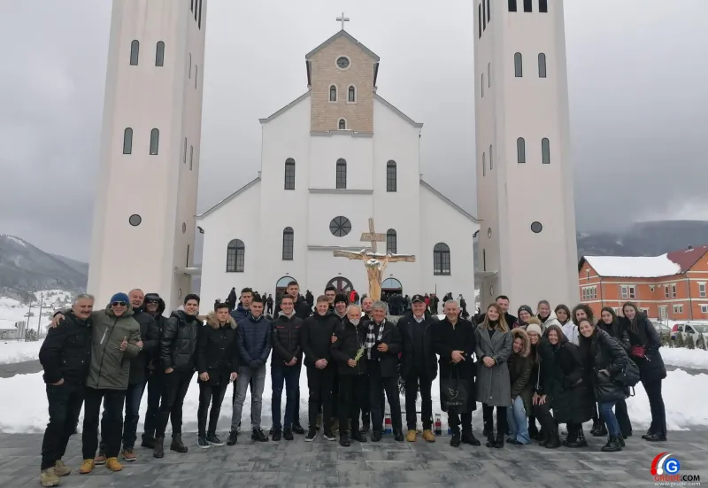 FOTO: 30. obljetnica stradanja Hrvata na Kupresu, Gruđani se prisjetili i svojih 12 vitezova 4