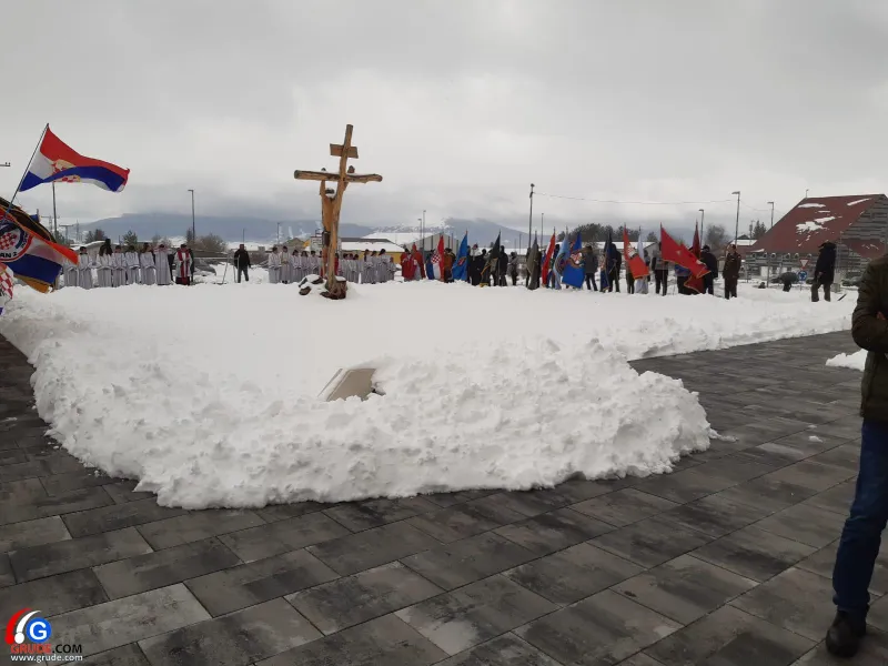 FOTO: 30. obljetnica stradanja Hrvata na Kupresu, Gruđani se prisjetili i svojih 12 vitezova 5
