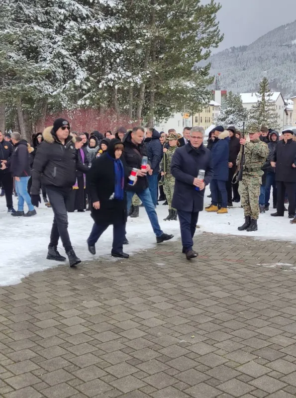 FOTO: 30. obljetnica stradanja Hrvata na Kupresu, Gruđani se prisjetili i svojih 12 vitezova 6