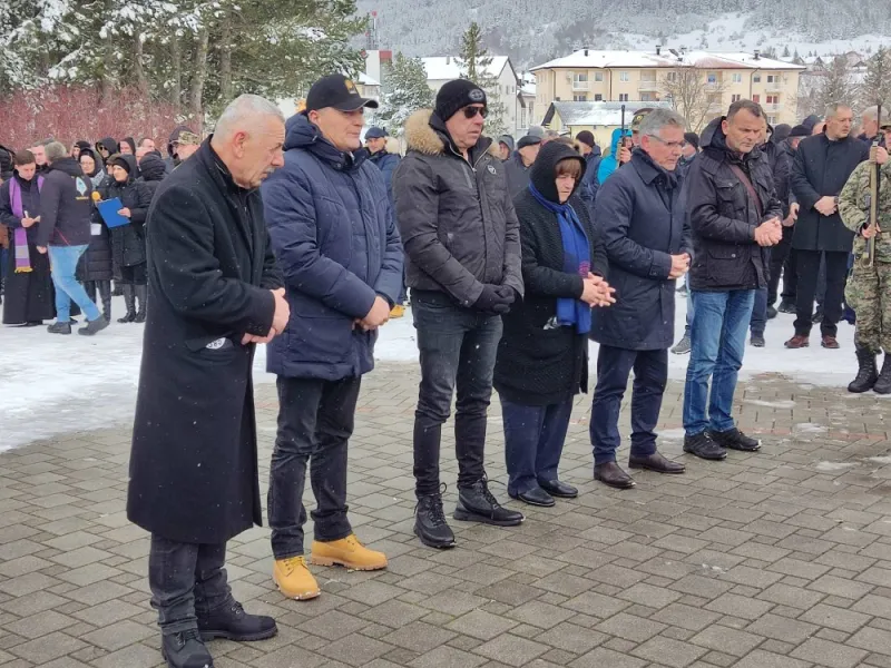 FOTO: 30. obljetnica stradanja Hrvata na Kupresu, Gruđani se prisjetili i svojih 12 vitezova 9