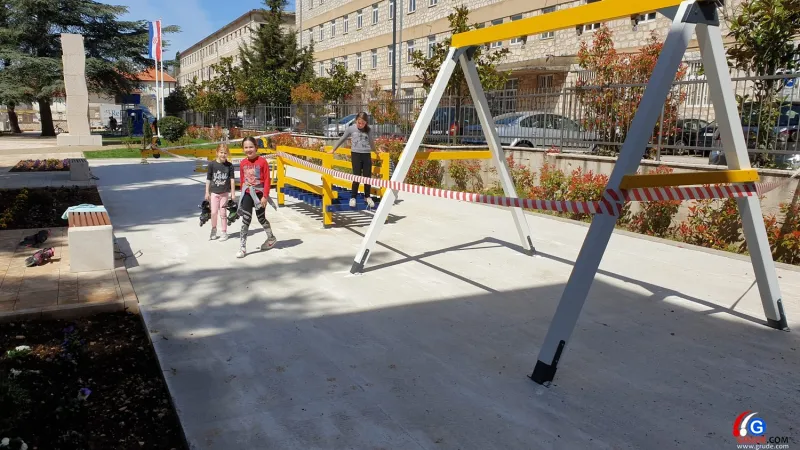 FOTO: Park hrvatskih velikana u Grudama obogaćen sadržajem za djecu 1