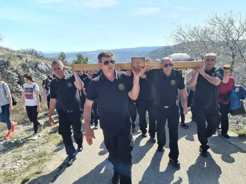 MOSTAR: Križ do Huma nosili branitelji svih ratnih bojni grada Mostara