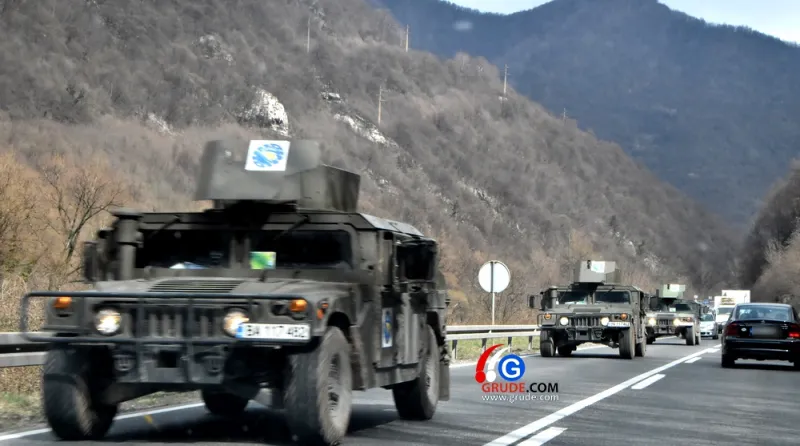 EUFOR: ''Ne vozamo se bezveze, nego vozači razgledavaju, a tenkovi se održavaju''