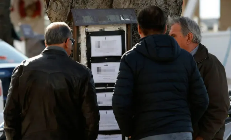 Metković - Na više lokacija osvanule osmrtnice za živog 19-godišnjaka