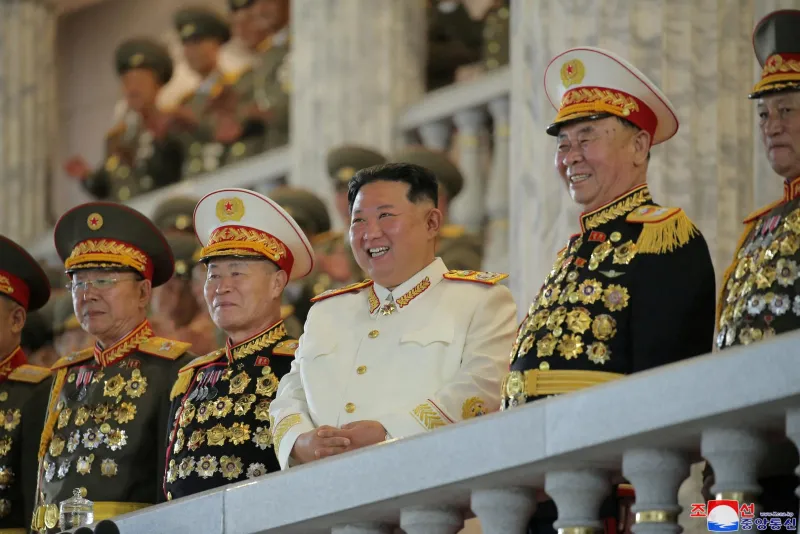 FOTO: Sjeverna Koreja predstavila oružje koje može potegnuti do Amerike 3