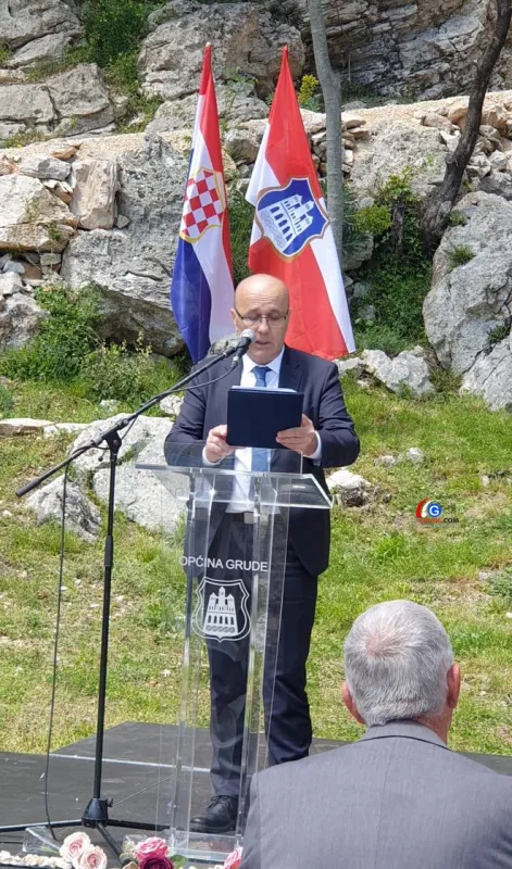 FOTO/VIDEO: Grude svečano zatvorile 59. Šimićeve susrete! Stijepo Mijović Kočan dobitnik je nagrade Antun Branko Šimić 4