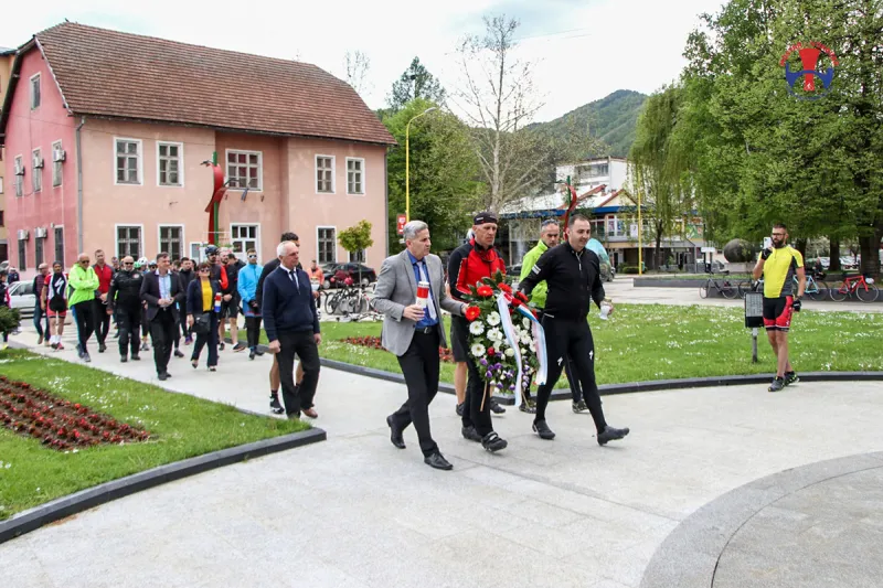 Biciklistička karavana Mostar – Vukovar stigla u Žepče FOTO 1