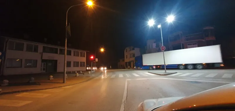 FOTO: Evo kako se gasi bh. grad, uvečer tek pokoji automobil, a 'rade' 3 - 4 kafića 3