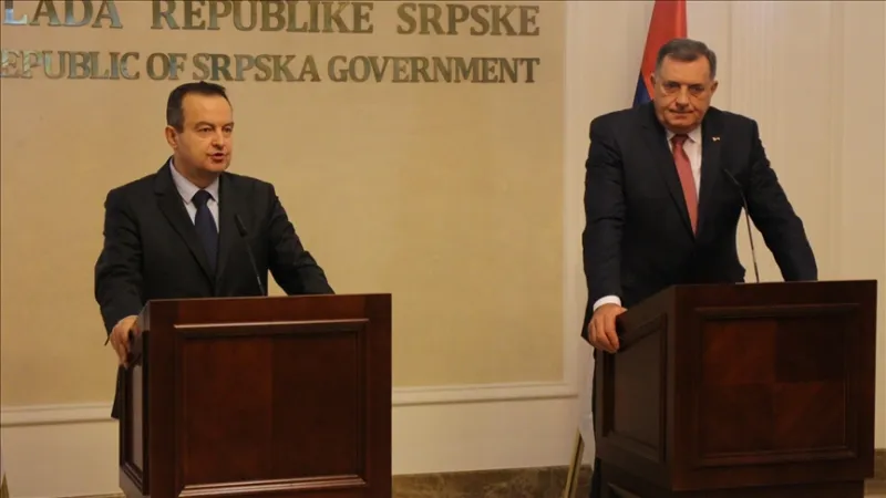 Dačić se nije vratio s Vučićem, htio je nasamo razgovarati s Dodikom