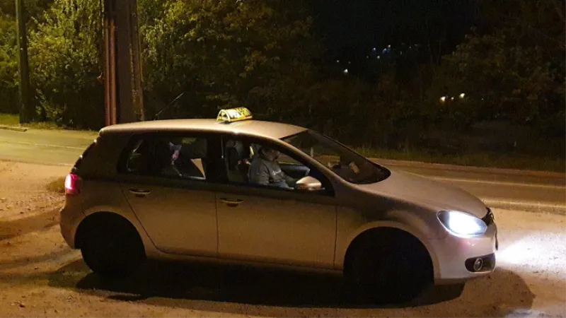 Hitna se pokvarila i pacijenti nisu mogli kući! Mislili ih prevesti na šlepi, pa ih ipak poslali taksijem