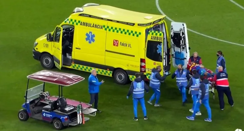 VIDEO: Stravična ozljeda Gavija! Barcelonin stadion utihnuo, prevezen je u bolnicu