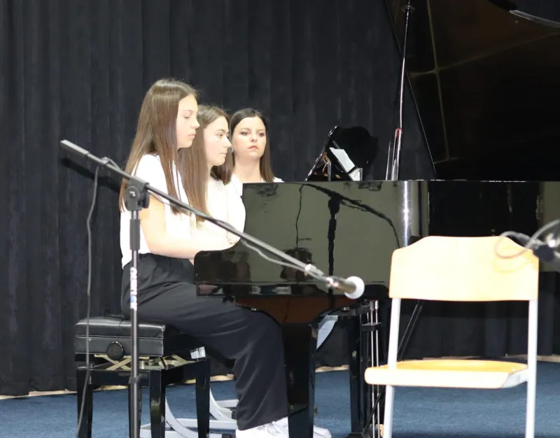 FOTO: Mladi virtuozi Osnovne glazbene škole Grude održali koncert 14