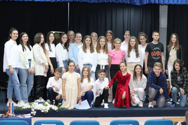 FOTO: Mladi virtuozi Osnovne glazbene škole Grude održali koncert 21