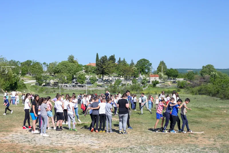 U Rasnu održane Stare školske igre 1