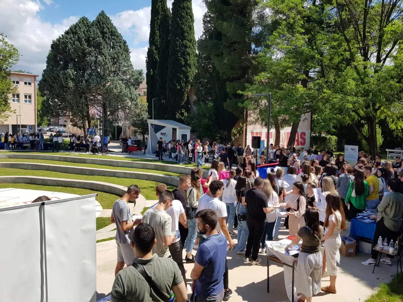 FOTO: Smotra okupila srednjoškolce u sveučilišnom kampusu  7
