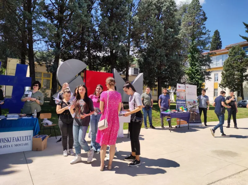 FOTO: Smotra okupila srednjoškolce u sveučilišnom kampusu  6