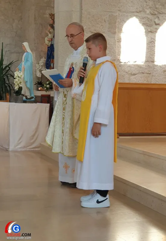 FOTO: Prva sveta pričest u župi Grude! Fra Stanko: Djeco, Gospodin dolazi u vaša srca 4