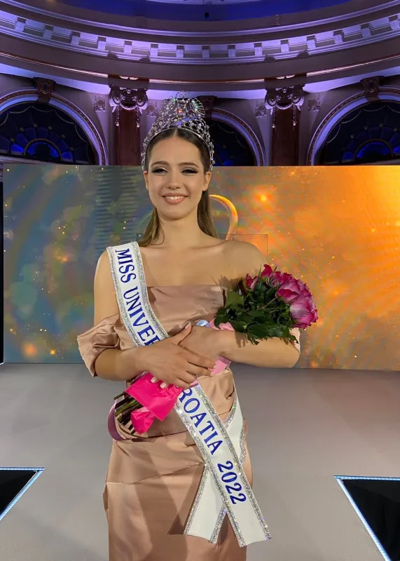 FOTO: Arijana je nova Miss Universe Hrvatske, Klaudija Krezić prva, a Veronika Đerek druga pratilja 1