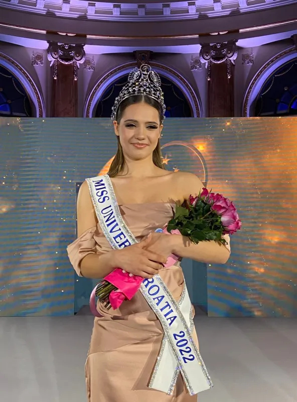 FOTO: Arijana je nova Miss Universe Hrvatske, Klaudija Krezić prva, a Veronika Đerek druga pratilja 3