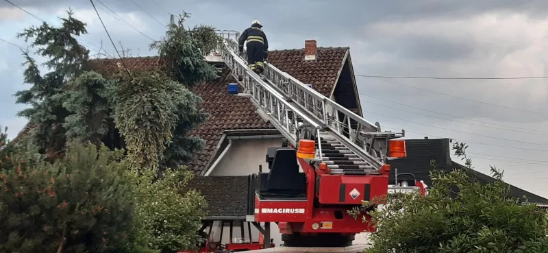 Fotografije užasa kakav se ne pamti: 'Jezivo, razbijeni su auti, kuće' 2