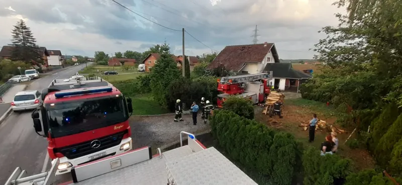 Fotografije užasa kakav se ne pamti: 'Jezivo, razbijeni su auti, kuće' 3