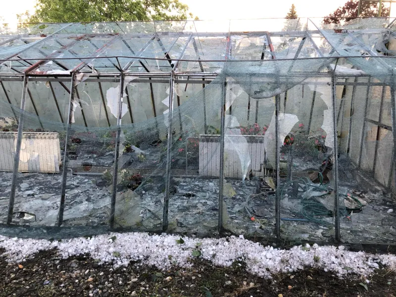 Fotografije užasa kakav se ne pamti: 'Jezivo, razbijeni su auti, kuće' 5