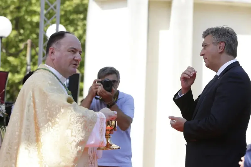 Brigu o dobru duša zamijenila 'visoka politika'
