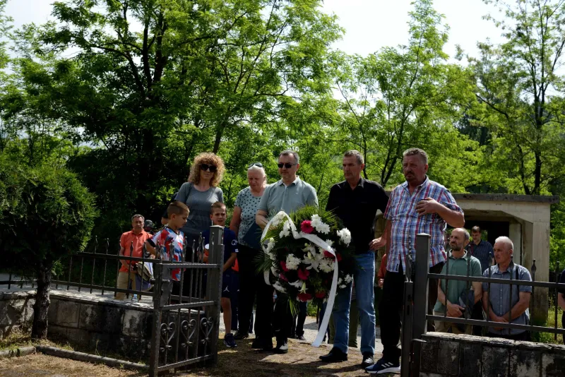FOTO: HVO, HV, Armija i Vojska RS-a odali počast ubijenima u Trusini i Stupnom Dolu 3